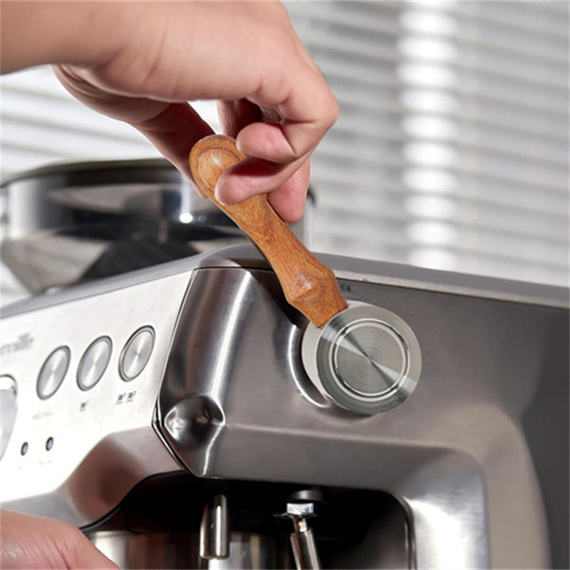 ذراع بخار لماكينة القهوة من نو - مراجعة Breville Espresso Barista Express وسعره