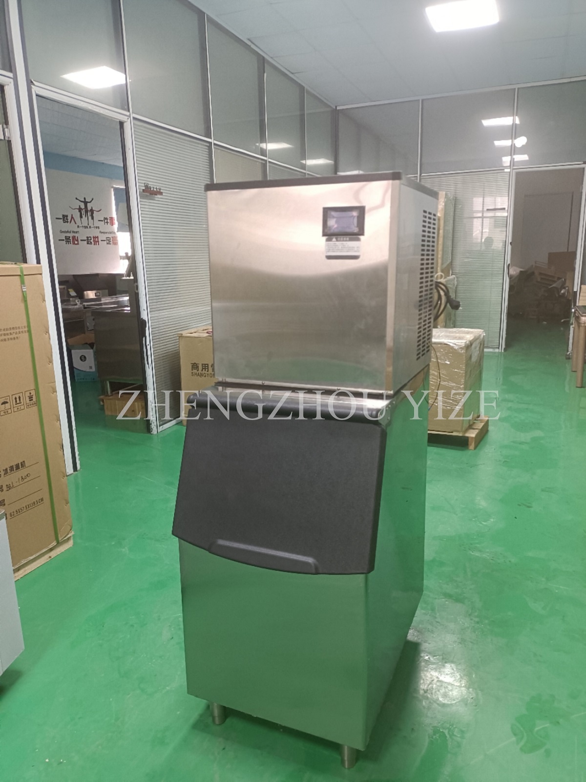 آلة صنع مكعبات الثلج التجارية  - مراجعة Commercial Ice Maker وسعره
